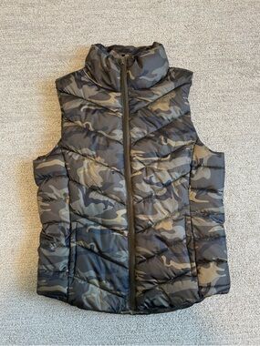 Target Camo Puffer Vest in Olive & Black
